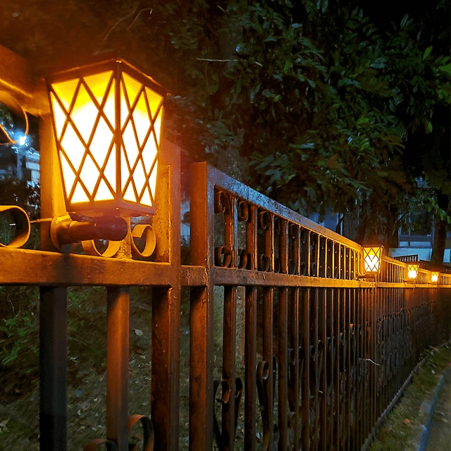 Deryaft®️ Solar Outdoor Torch Lamp